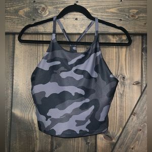 Old Navy Camouflage black & Grey crop top size M